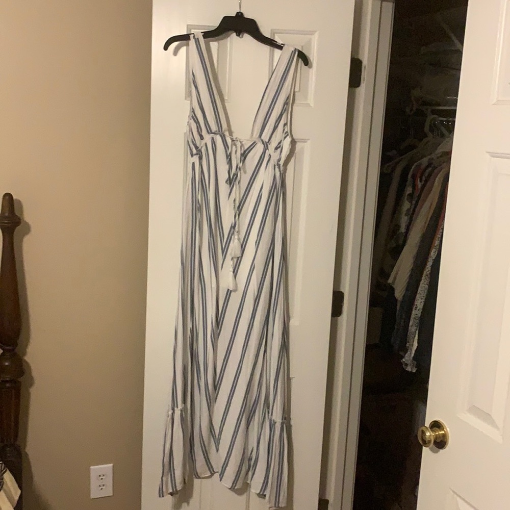 Front and back low V dress, worn once - Picture 1 of 2